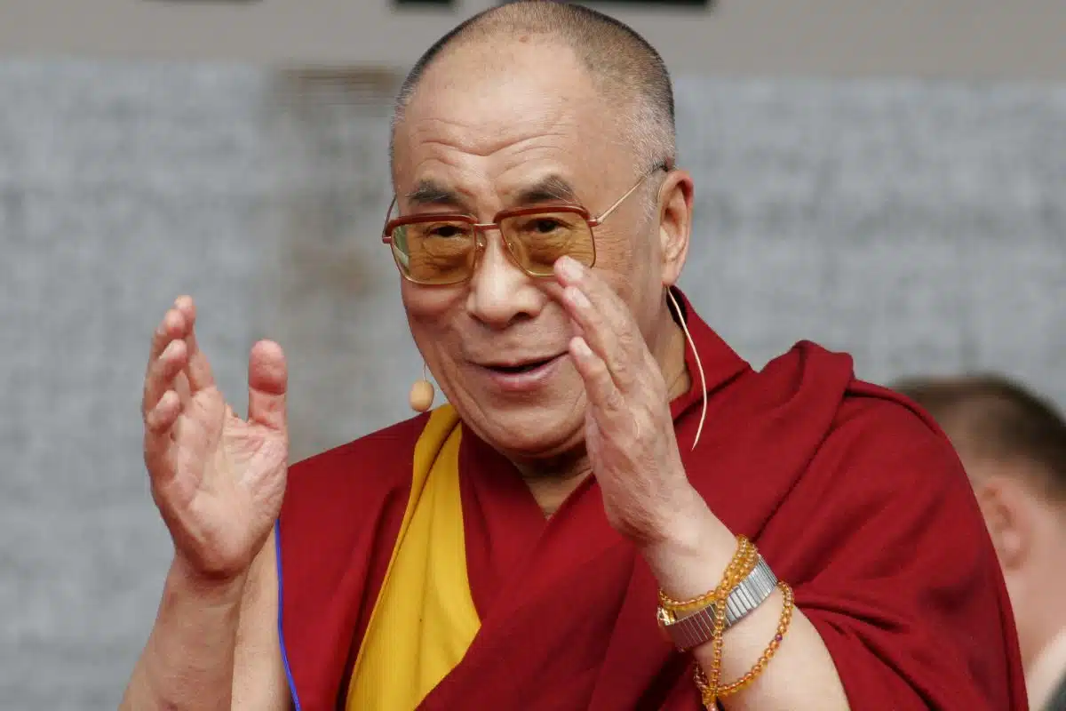 Pourquoi le Dalai Lama porte t il une Rolex